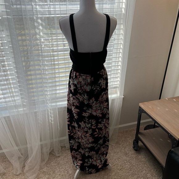 Hawaiian dress - Picture 2 of 3